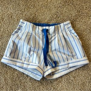 Lululemon shorts size 6
